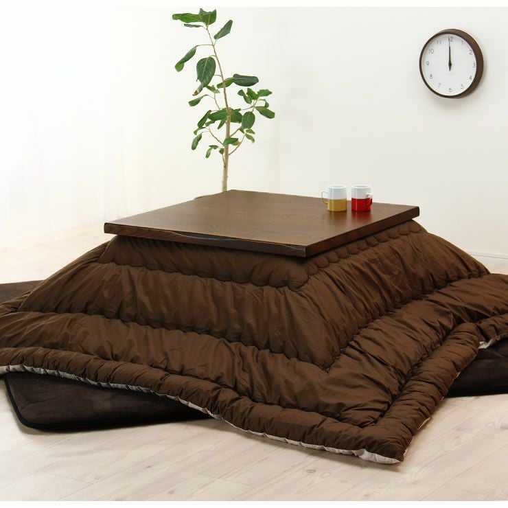 ナチュナルな色合いのこたつ布団