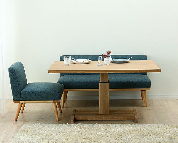 どっしりとした重厚感のガス圧式フットペダル昇降テーブル 昇降