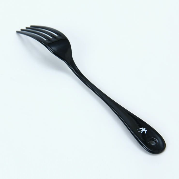 握り心地の良い滑らかな仕上がりのツバメフォーク