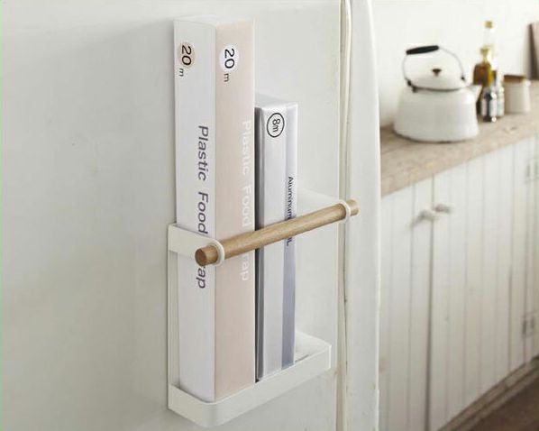 マグネット式のシンプルな山崎実業マグネットラップホルダーtosca (トスカ)