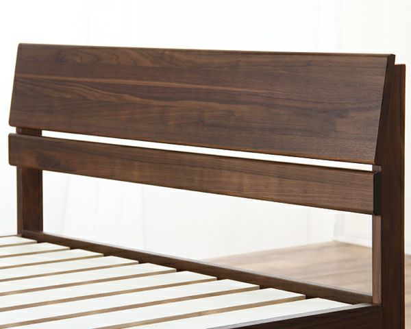 シンプルなデザインのウォールナット材の木製すの すのこベッド
