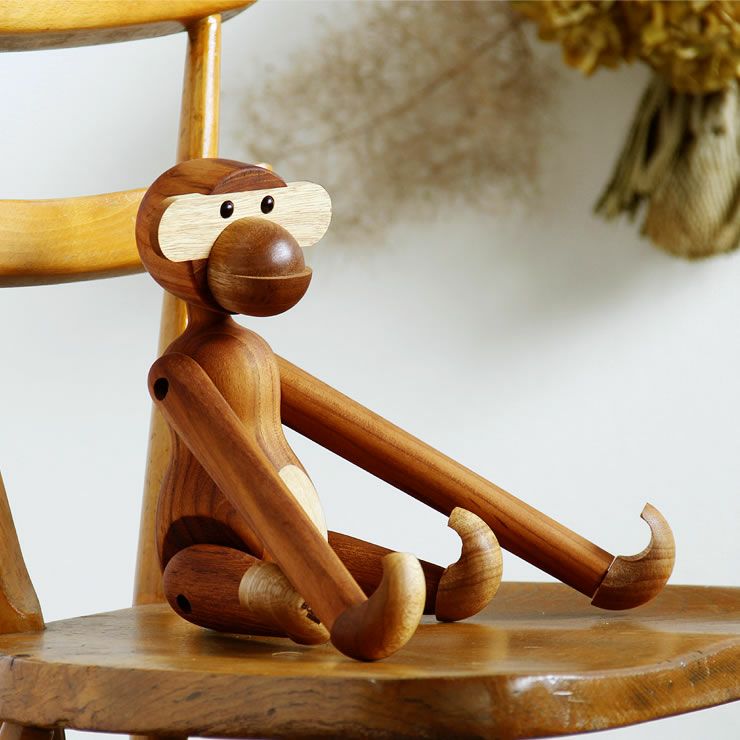生活空間の中にどこにでも馴染む木製アニマルモンキーM