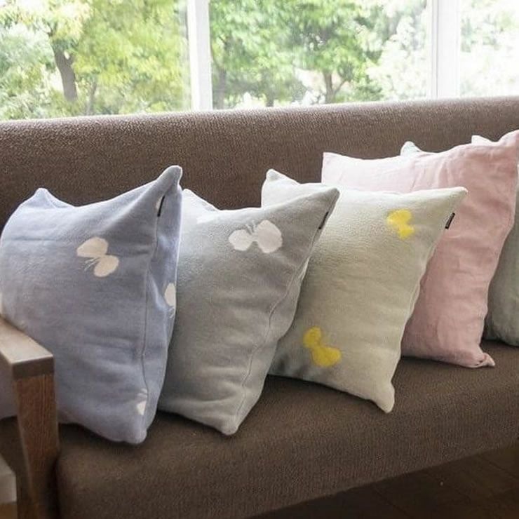 CHOUCHOクッションカバーの並べたイメージ