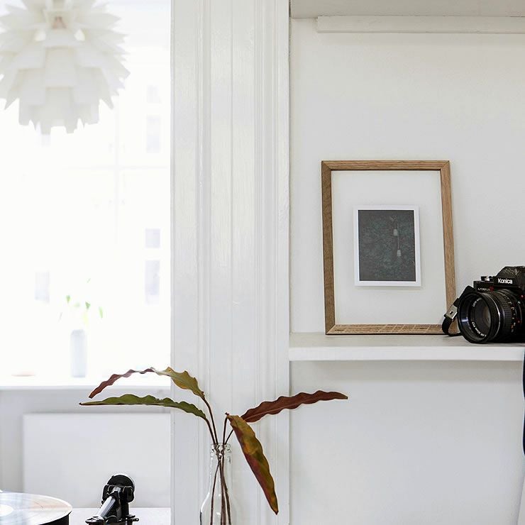 シンプルなので様々なものに相性がよいMOEBE（ムーベ）フレームA4サイズ