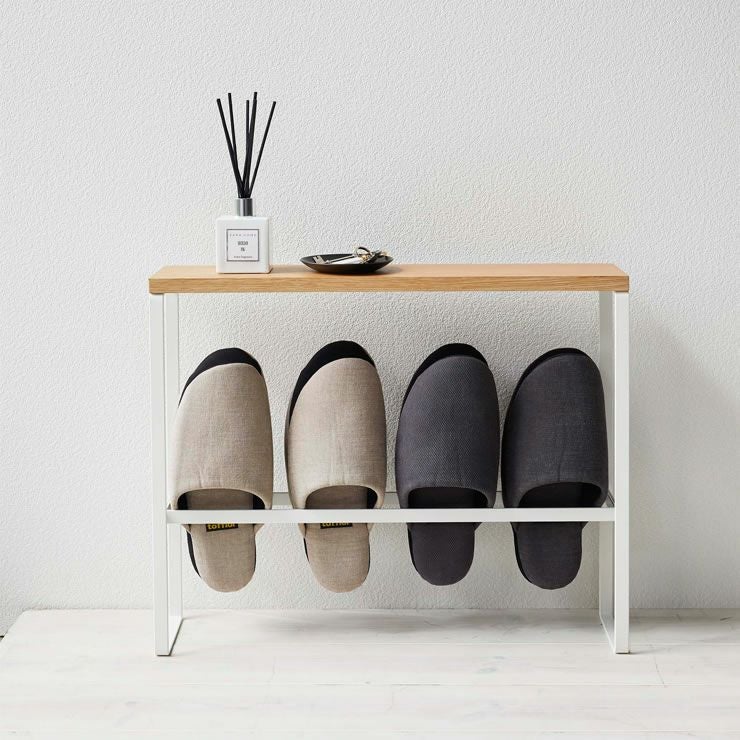 玄関のコーディネートにご活用いただける山崎実業天板付きスリッパラック TOWER（タワー）