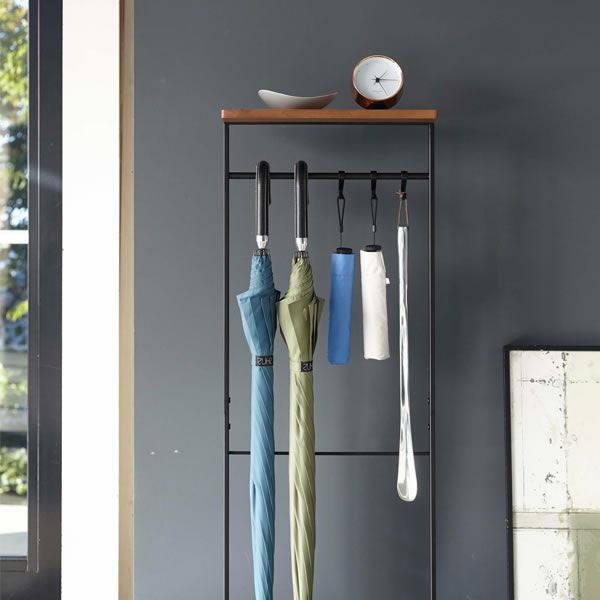 山崎実業天板引っ掛け傘立て TOWER（タワー）は通気性抜群で雨に濡れた傘も乾きやすくなります