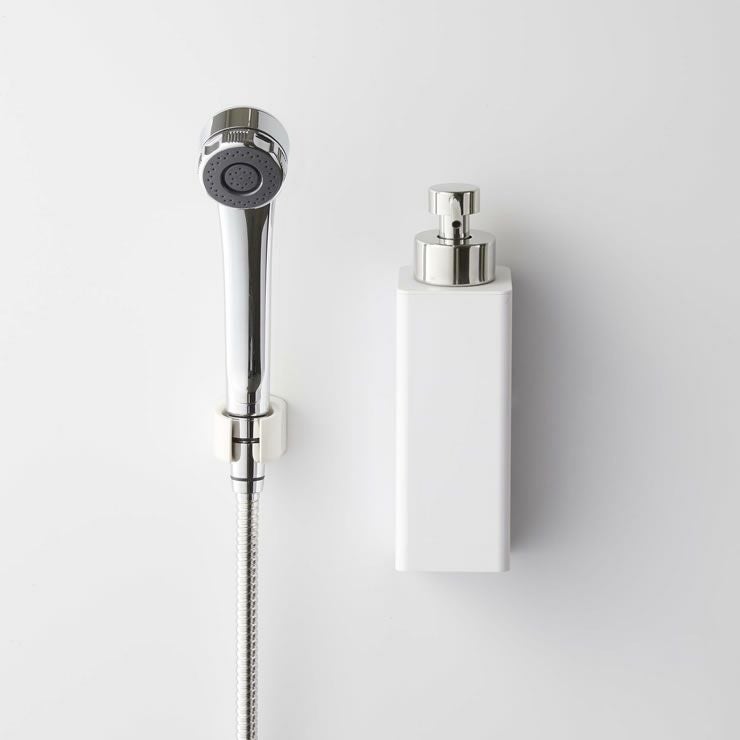 山崎実業フィルムフックツーウェイディスペンサー tower（タワー） 泡タイプは底に当たる接地面をなくすことで水滴を溜めず乾燥しやすい設計です。