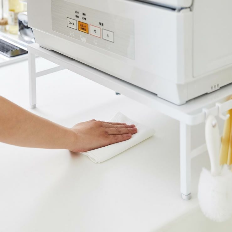 山崎実業伸縮食洗機ラック　tower（タワー）は高さがあるのでラック下のお掃除も簡単！