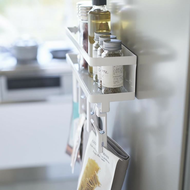 ずれ落ちにくい強力マグネットの山崎実業マグネットスパイスラック＆回転式クリップ tower（タワー） 4連