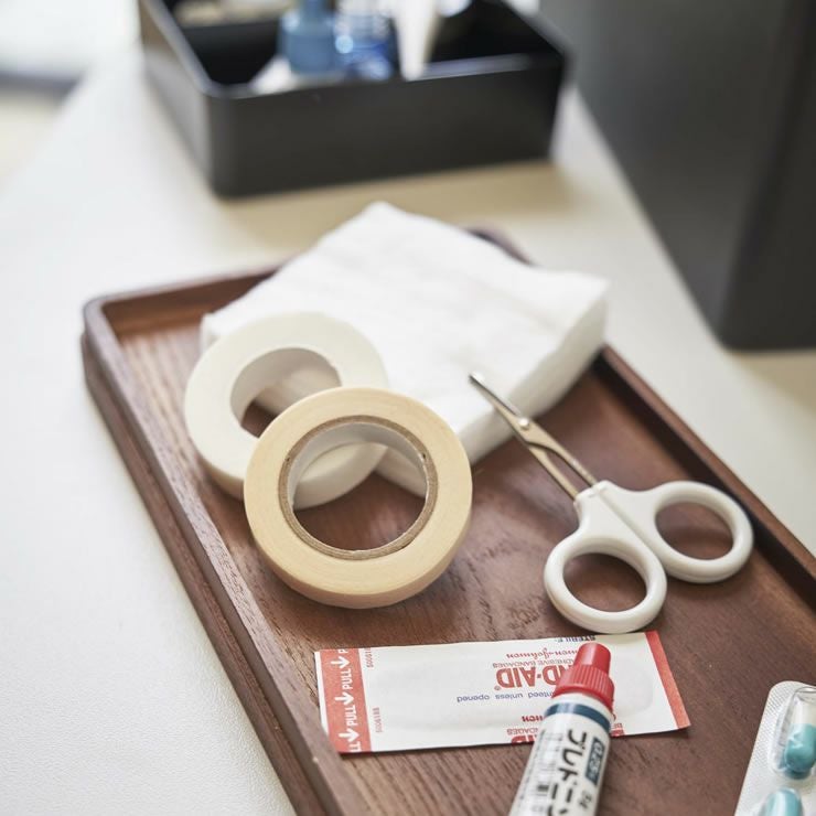 山崎実業救急箱　tower（タワー）は木蓋を裏返せばトレーとしてご使用いただけます