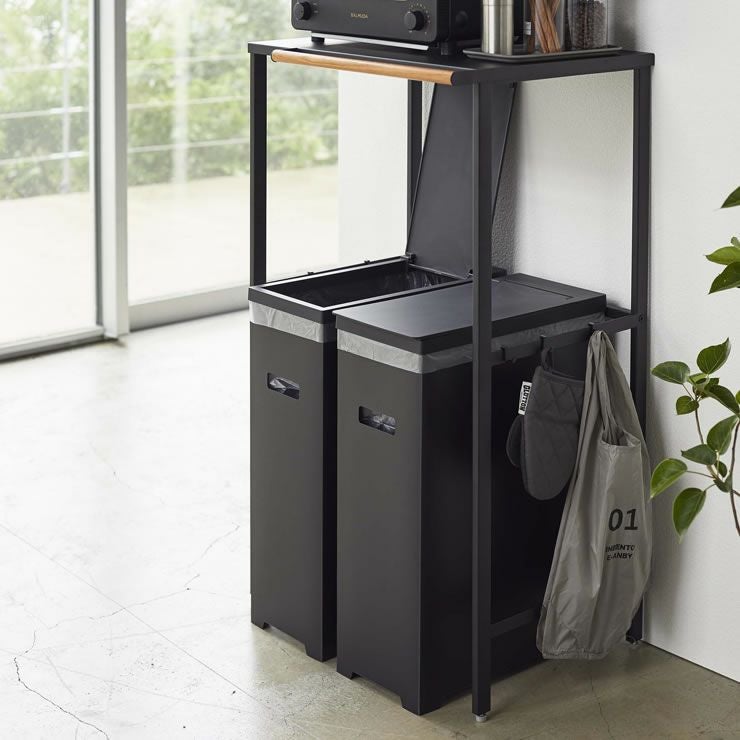 山崎実業スリム蓋付きゴミ箱　tower（タワー）　2個組は幅約19cmのスリムなデザインでカウンターやラック下にもすっきり収まります。