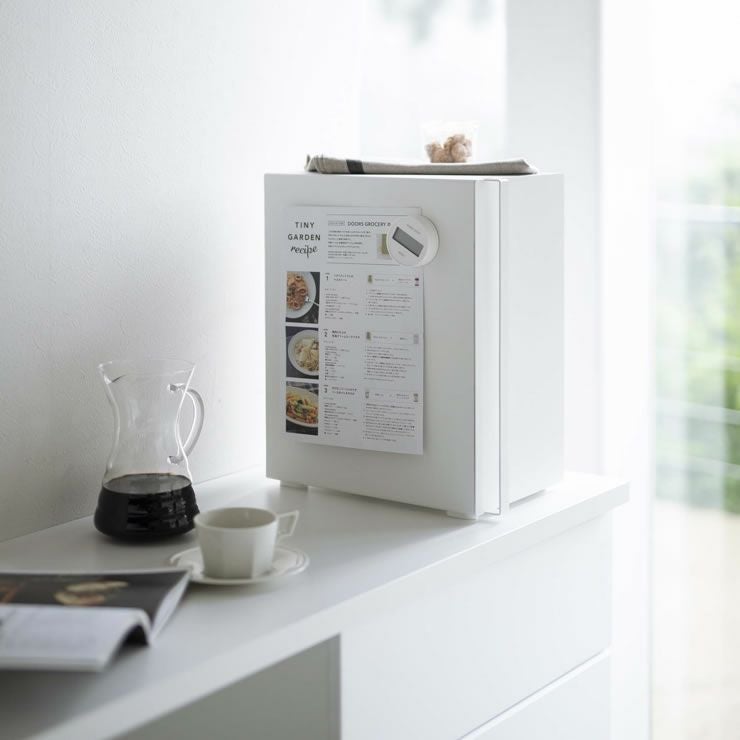 磁石がくっつくスチール製の山崎実業ブレッドケース tower（タワー） スリム