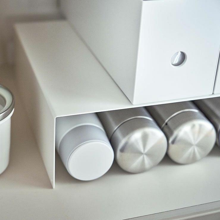 山崎実業収納ボックス下ラック tower（タワー） 2個組は高さが約9.5cmなので背の低い奥行きがあるものの収納に最適