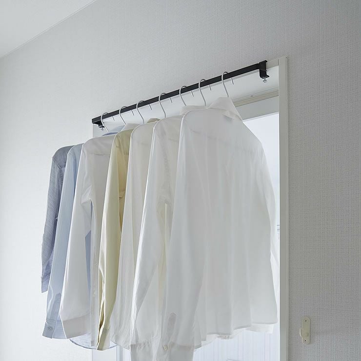 どこに置いても違和感のない汎用性の高いデザインの山崎実業室内物干しハンガーバー tower（タワー）