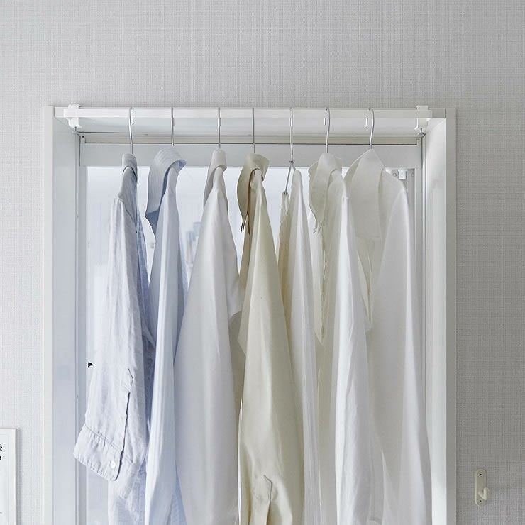 山崎実業室内物干しハンガーバー tower（タワー）は木製の鴨居やスライド扉枠・窓枠・机・棚に対応