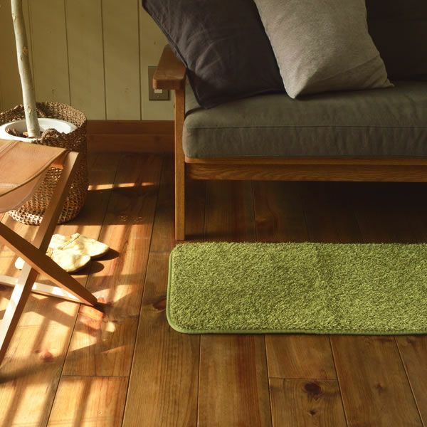 アウトドア気分を味わえる芝生キッチンマット