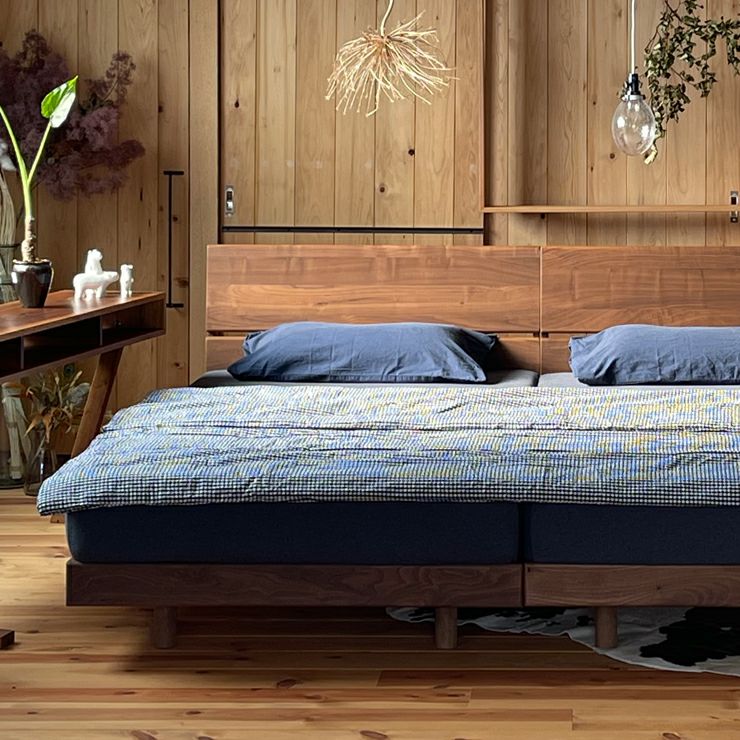ウォールナットのすのこベッドのヘッドボード
