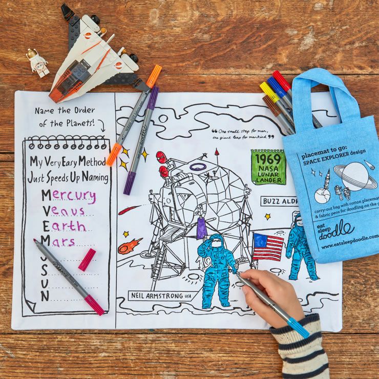 持ち運びの際にも便利な塗り絵セット