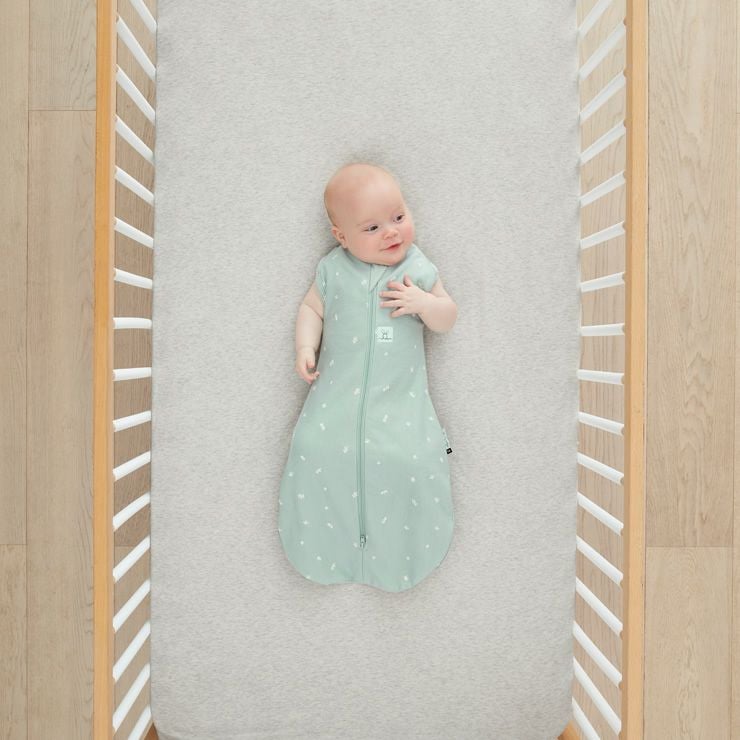 しっかり眠れるコクーンスワドルバッグ