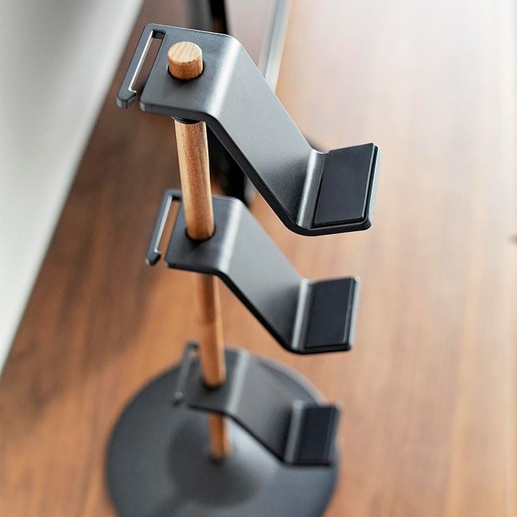 クッション付きでコントローラーを保護する置台が動くゲームコントローラー収納ラック tower（タワー）　