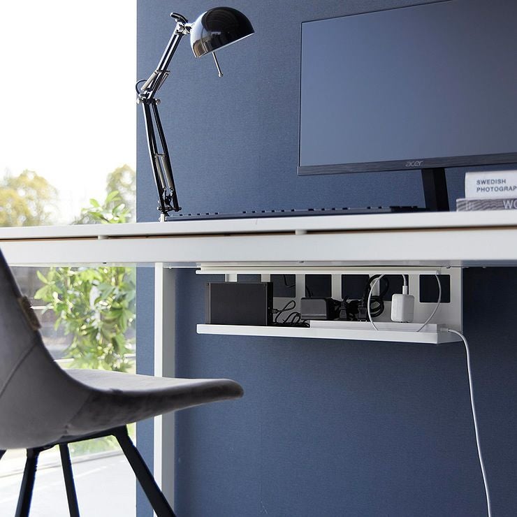 デスク周辺機器がすっきりまとめられるデスク下天板ケーブルラック tower（タワー）　