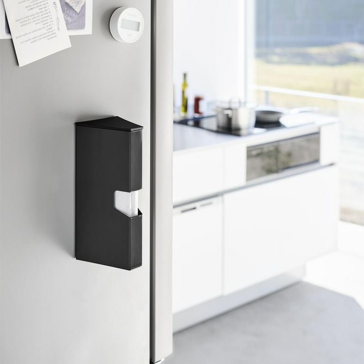 山崎実業のマグネットプラスチックバックケース