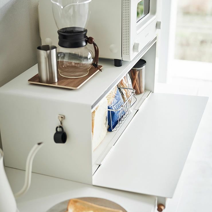 山崎実業ブレッドケースワイドトスカはお部屋に馴染みやすいシンプルなデザイン