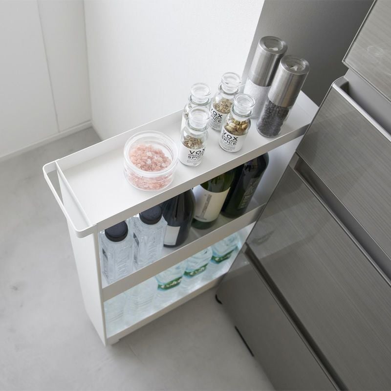 キャスター付きスリムワゴンはちょっとしたスペースで活躍