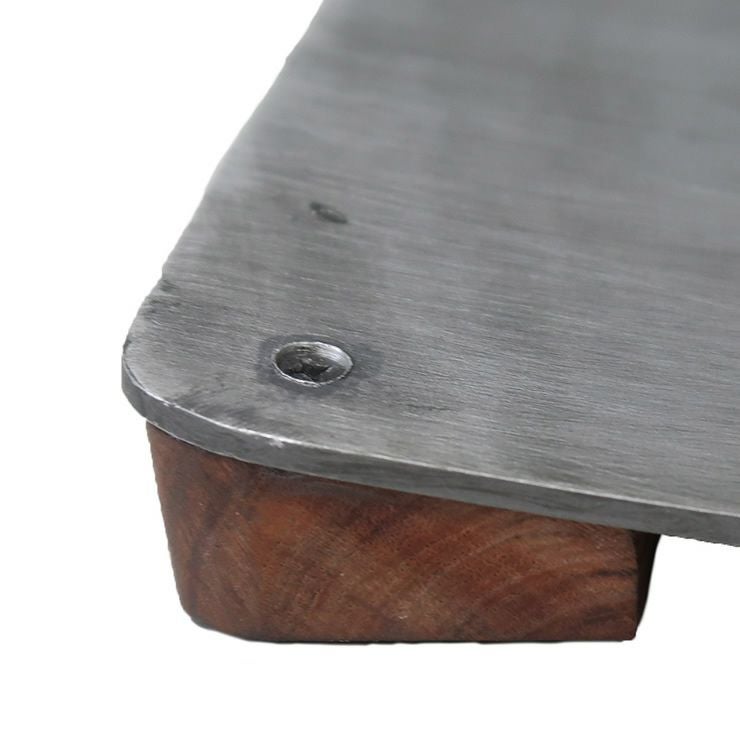 角丸でけが防止仕様のアルミひんやりベッド