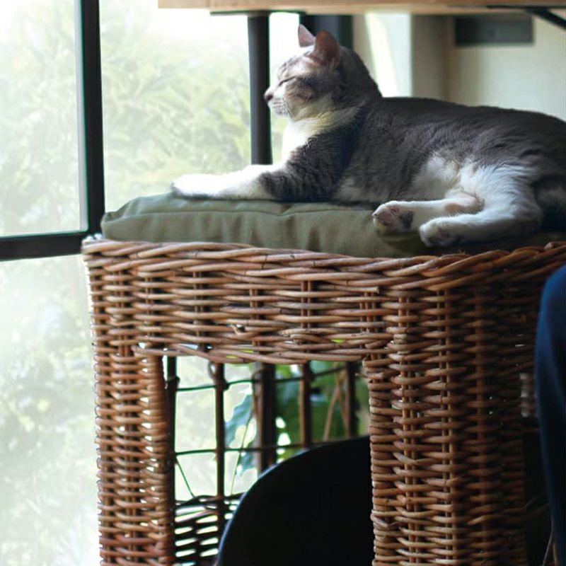 ベッドとしても使用可能な猫用トイレカバー