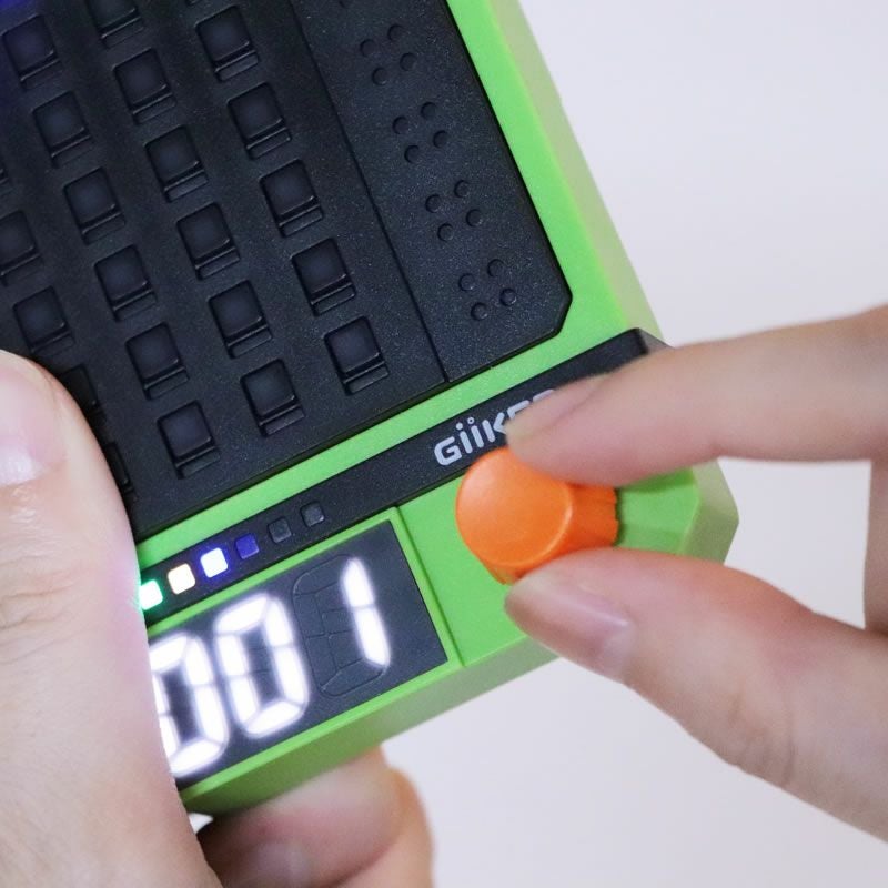 GiiKER（ギーカー） スーパーデコーダーのツイストボタン操作イメージ