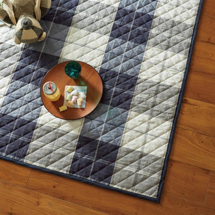 ブロックチェック柄キルトラグの表地イメージ