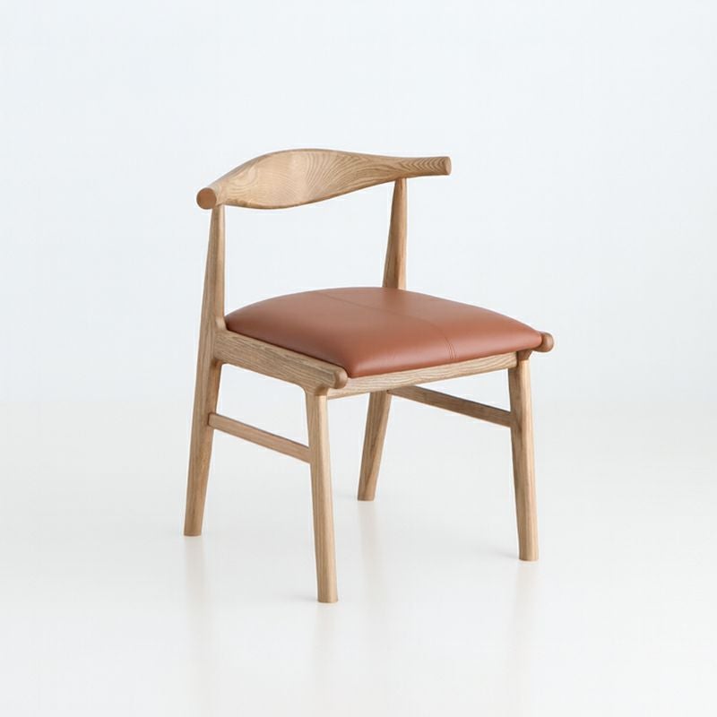木目が美しいアッシュ材の椅子