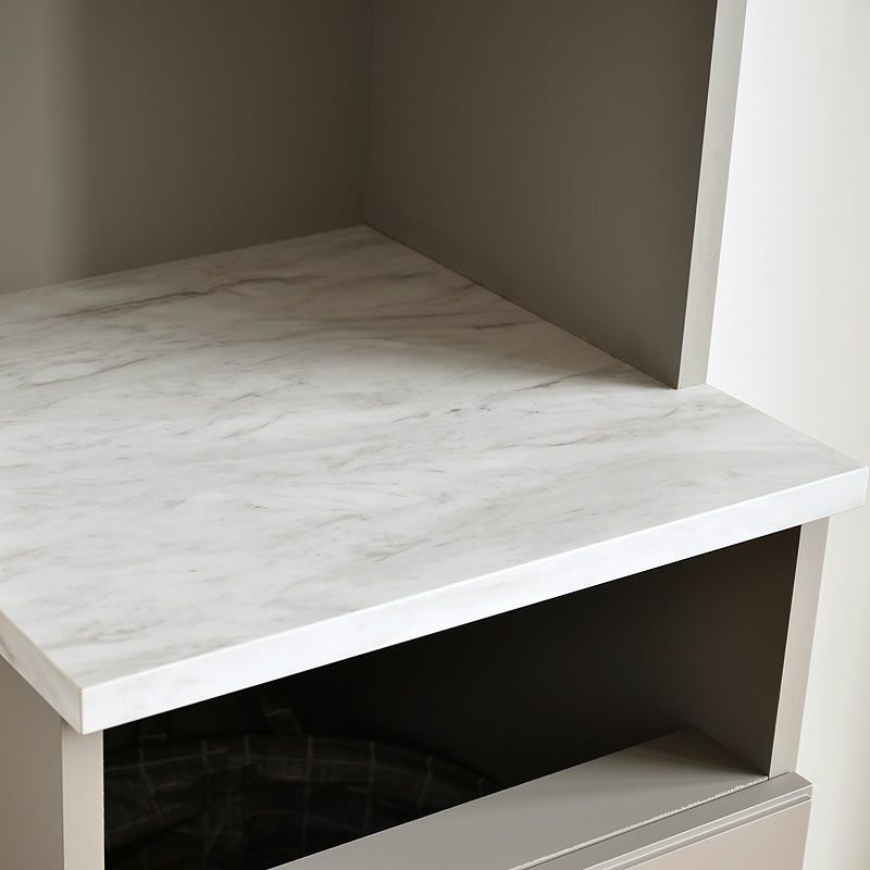 ランドリーキャビネットの大理石調天板