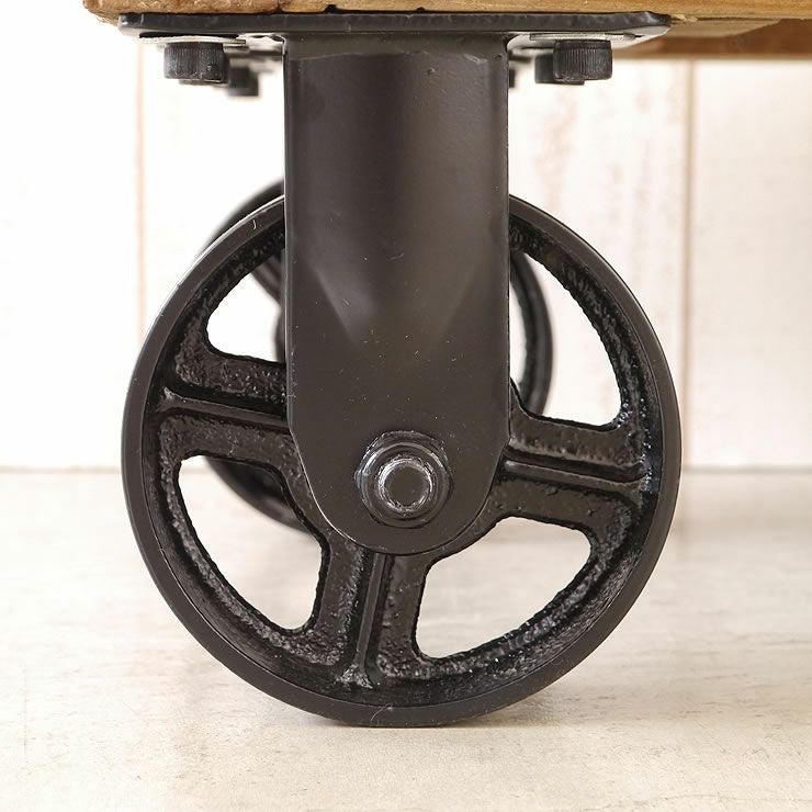 移動棚の無骨でスタイリッシュなキャスター