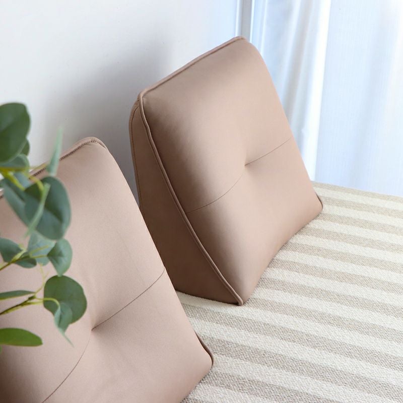 北欧デザインのアイランドソファのクッション