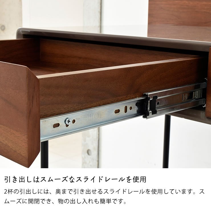 引き出しはスムーズなスライドレールを使用した化粧台