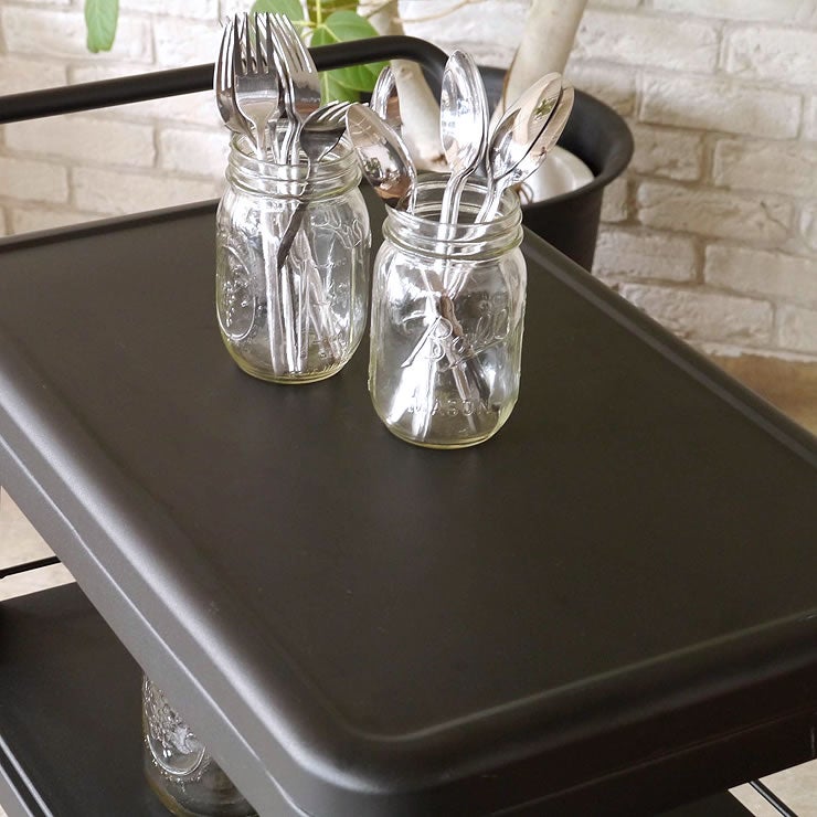 置きやすい天板のキッチンワゴン