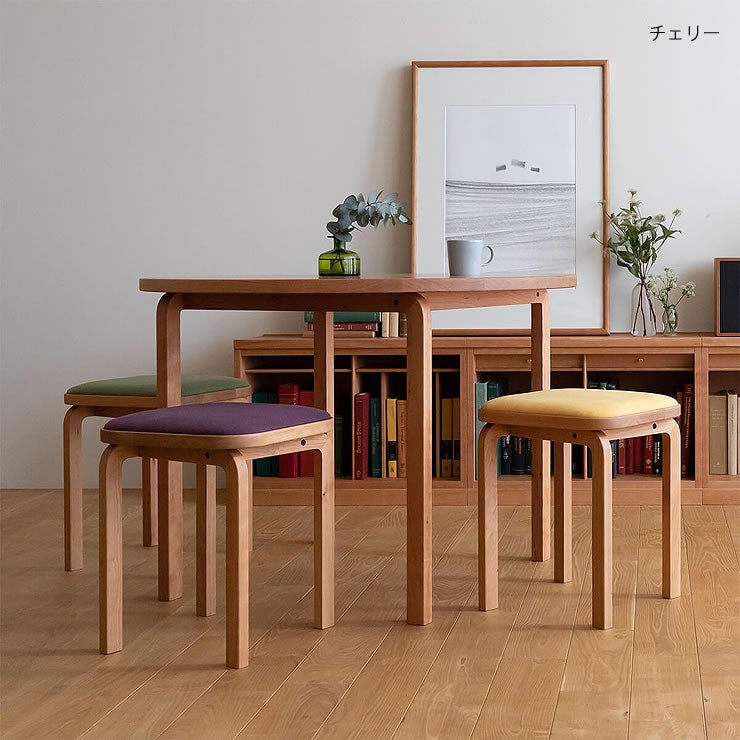 COCCO（コッコ）サークルダイニングテーブルのセットイメージ（チェリー）