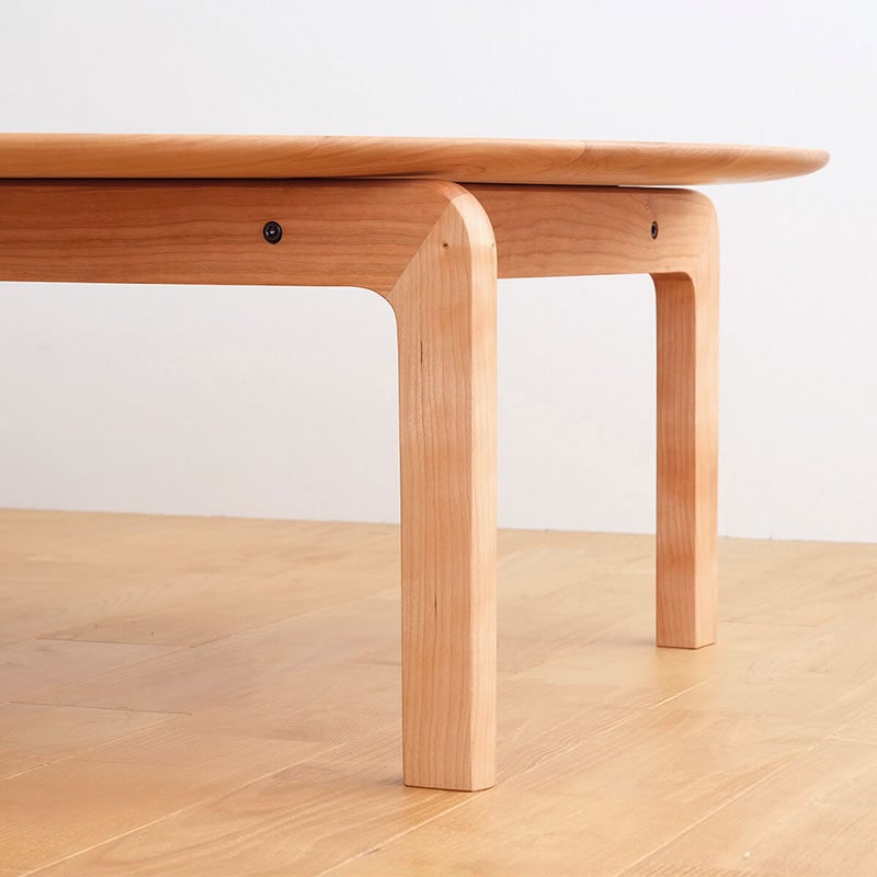 なめらかなデザインで心が和むLISCIOローテーブル