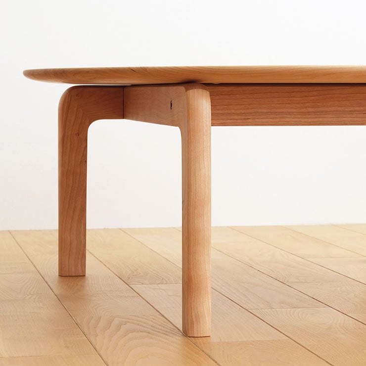 ちゃぶ台としても使えるなめらかな曲線のLISCIOテーブル（ウォールナット）