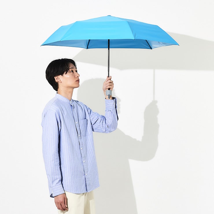 爽やかなブルー色がおしゃれな晴雨兼用折りたたみ傘